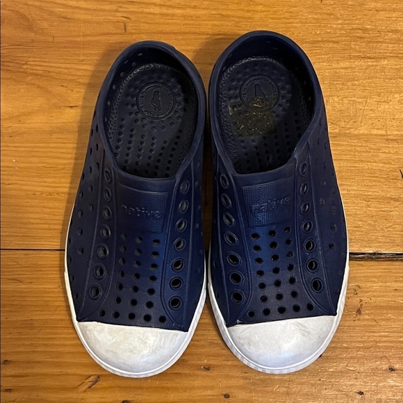 NATIVE Jefferson Sugarlite Slip On Shoes Navy White Unisex Size 9 - Picture 5 of 7